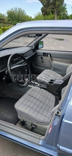 Mercedes 190-9