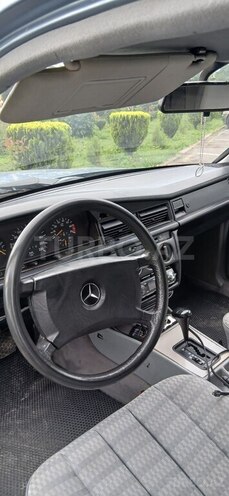 Mercedes 190-11
