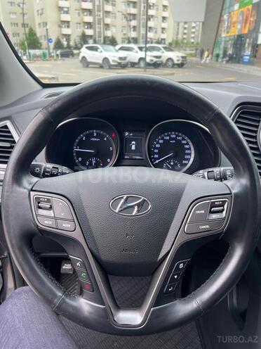 Hyundai Santa Fe-12