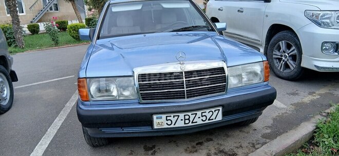 Mercedes 190-1