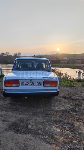 LADA (VAZ) 2107-2