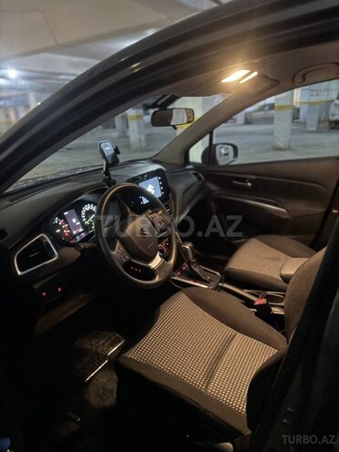 Suzuki S-Cross-10