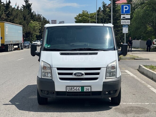 Ford Transit-3