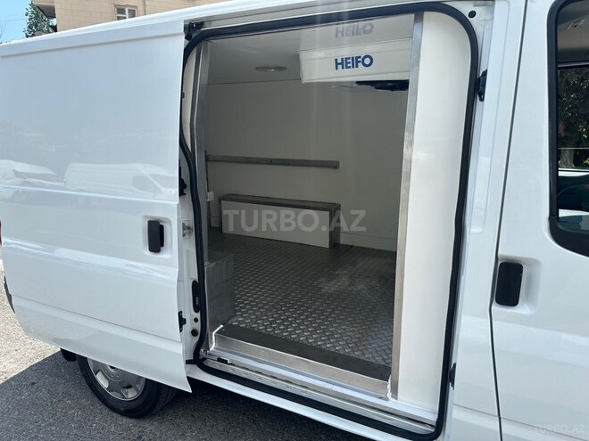 Ford Transit-8
