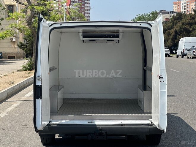 Ford Transit-7