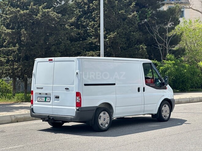 Ford Transit-6