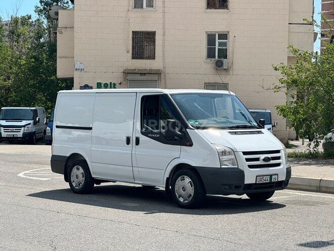 Ford Transit-4