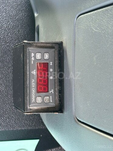 Ford Transit-11