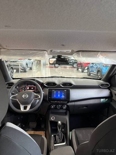 Nissan Magnite-11