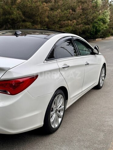 Hyundai Sonata-8