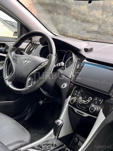Hyundai Sonata-11