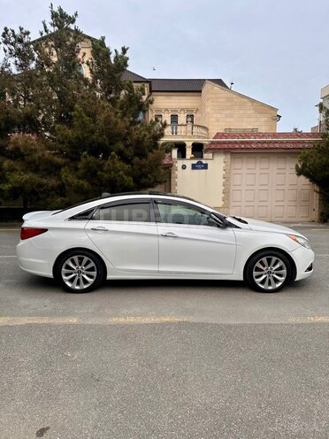 Hyundai Sonata-6