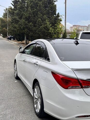 Hyundai Sonata-5