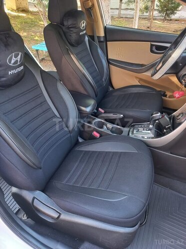 Hyundai Elantra-5
