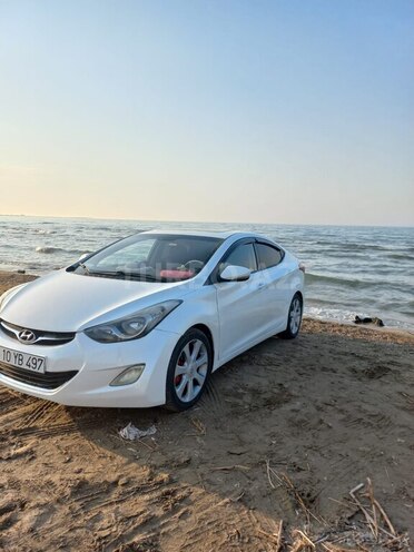 Hyundai Elantra-1