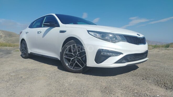 Kia Optima-4