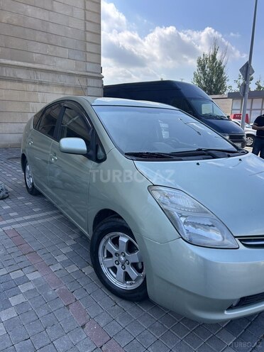 Toyota Prius-5