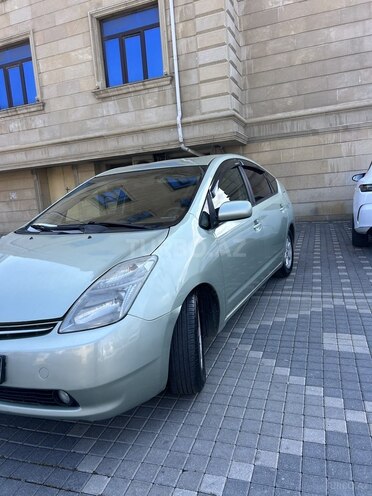 Toyota Prius-3