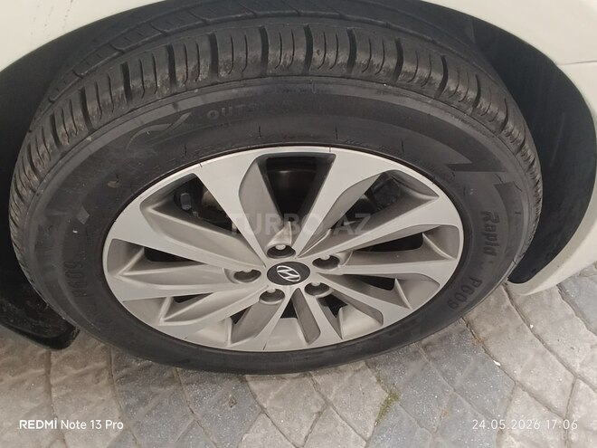 Hyundai Sonata-4
