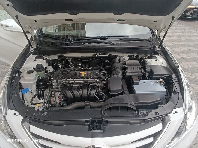 Hyundai Sonata-5