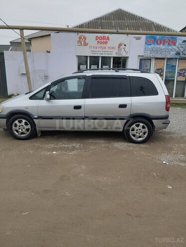 Opel Zafira-5