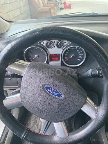 Ford Focus-9
