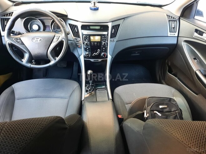Hyundai Sonata-8