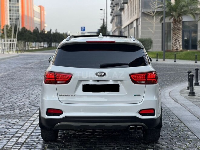 Kia Sorento-8