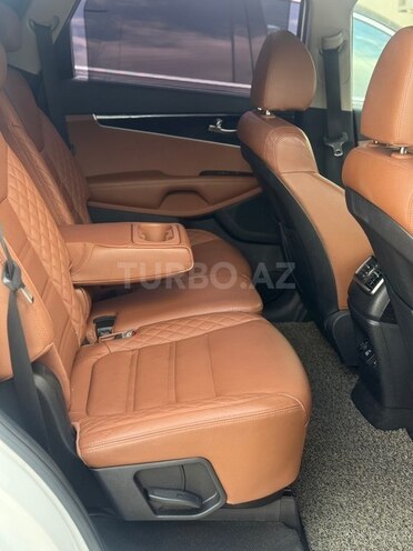 Kia Sorento-13