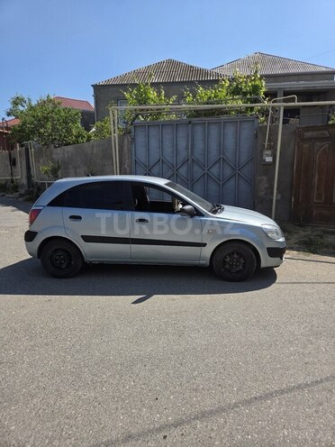 Kia Rio-5