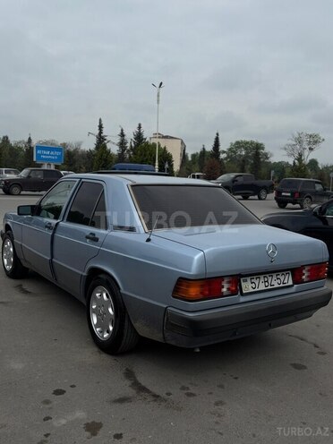 Mercedes 190-20