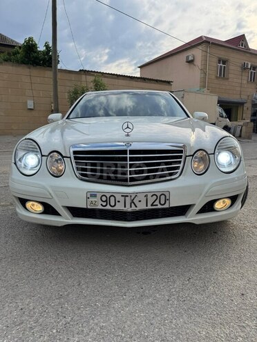 Mercedes E 220-11