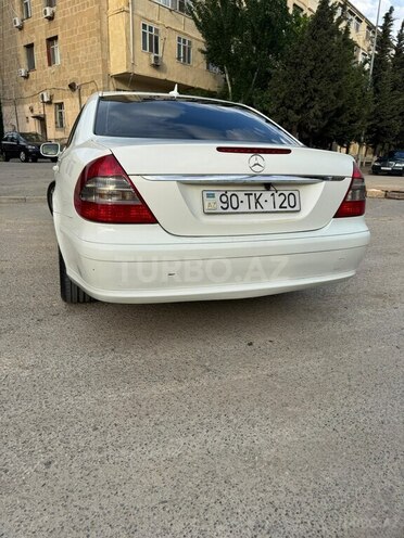 Mercedes E 220-13