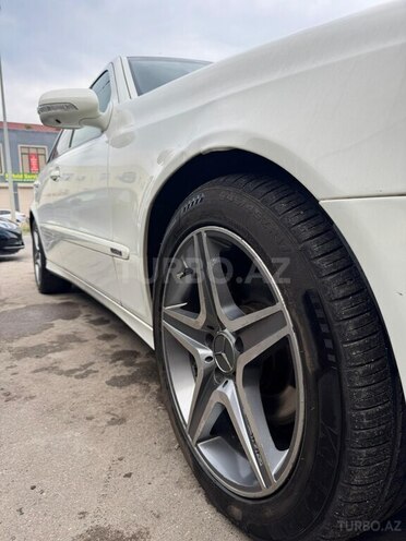 Mercedes E 220-12