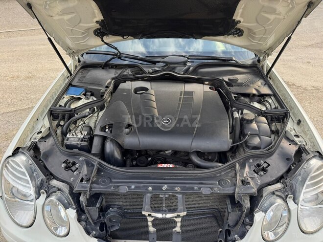 Mercedes E 220-17
