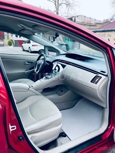 Toyota Prius-6
