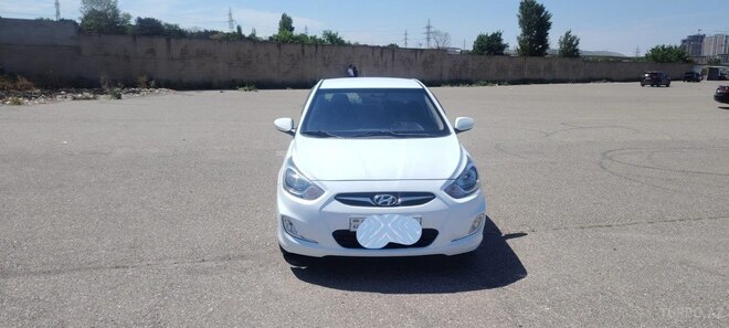 Hyundai Accent-1