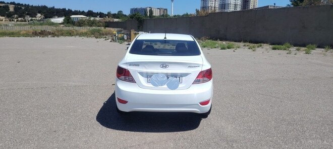 Hyundai Accent-3