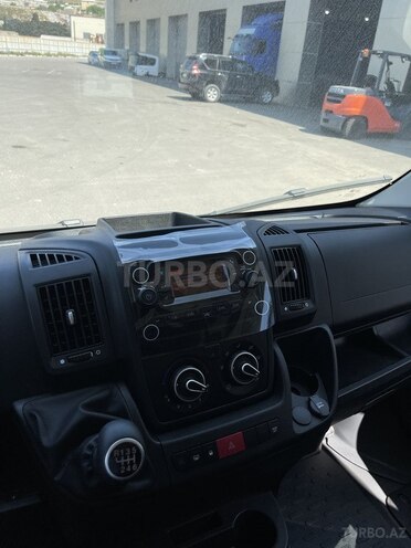 Peugeot Boxer-9