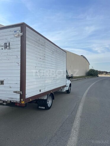 Ford Transit-5