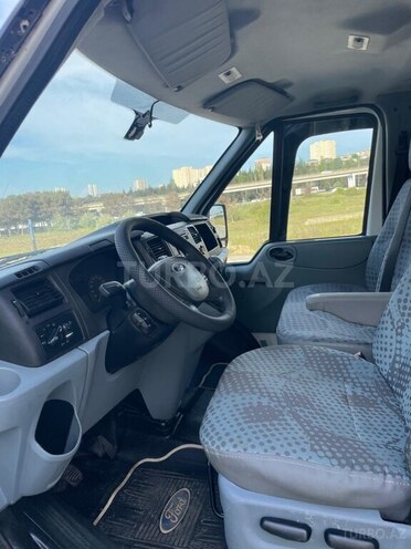 Ford Transit-7