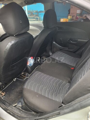 Chevrolet Aveo-5