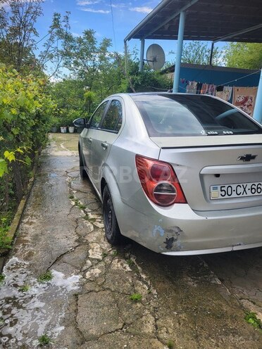 Chevrolet Aveo-8