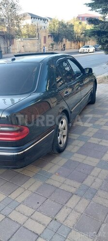 Mercedes E 270-11