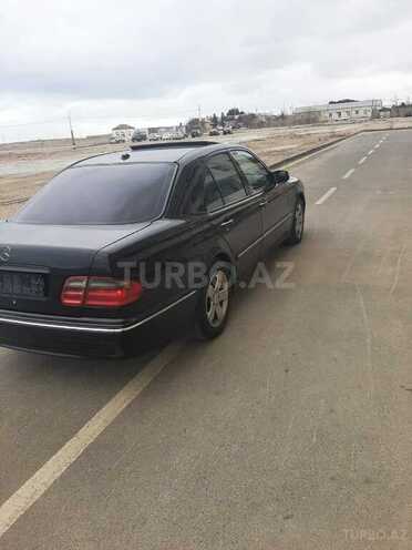 Mercedes E 270-2