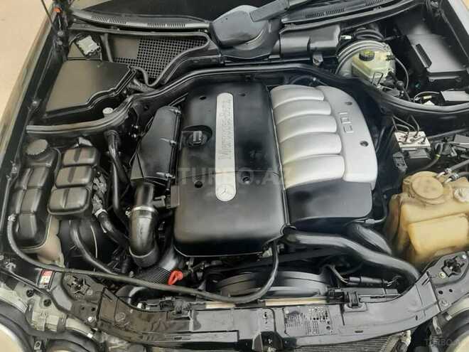 Mercedes E 270-5