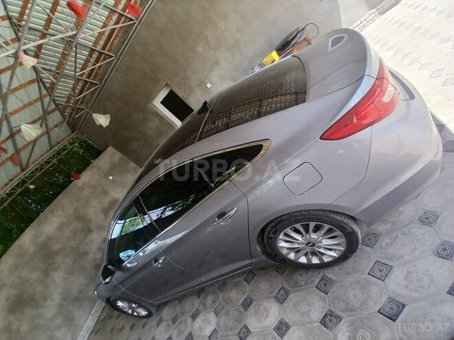 Hyundai Sonata-2