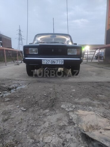 LADA (VAZ) 2107-1