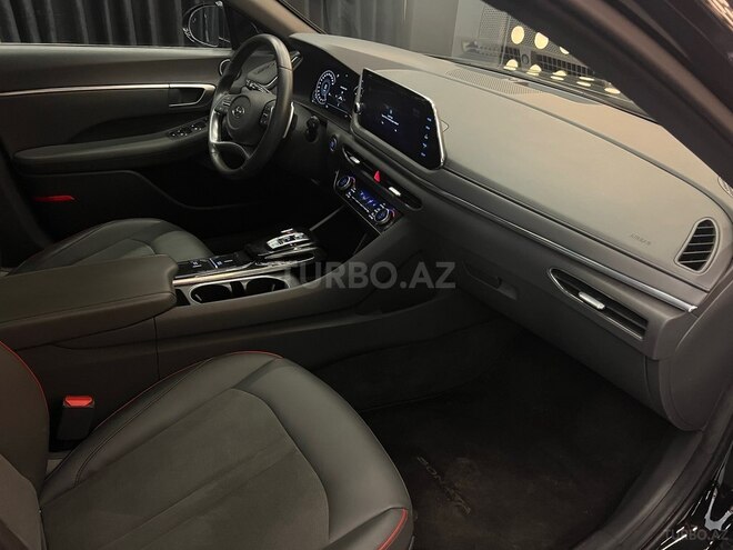 Hyundai Sonata-12