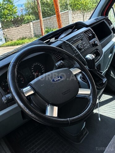 Ford Transit-3